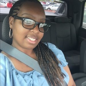 Meet your Posher, Kayla